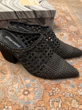 Jeffrey Campbell mules. I am a true 9 and they fit perfectly